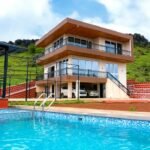 Exquisite 5BHK Mountain View Villa with private pool in Mahabaleshwar