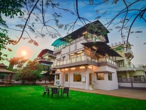3bhk-klaace-villa-in-lonavala-with-private-swimming-pool-big-lawn