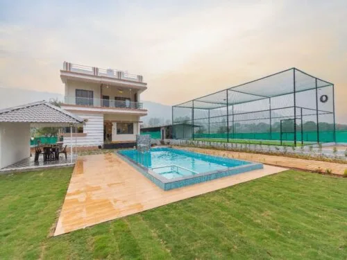 4bhk-iturnel-villa-in-lonavala-with-private-swimming-pool-and-turf