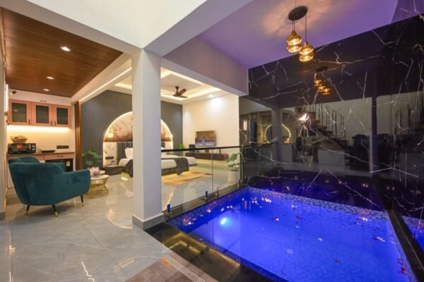 luxury-1bhk-dn-couple-suite-in-lonavala-with-private-pool