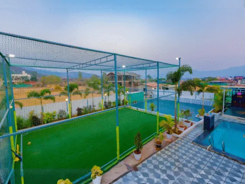 Villa with Turf